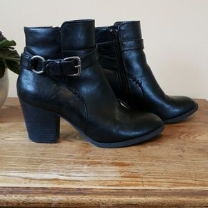 Bass Felicia Black Ankle Boots